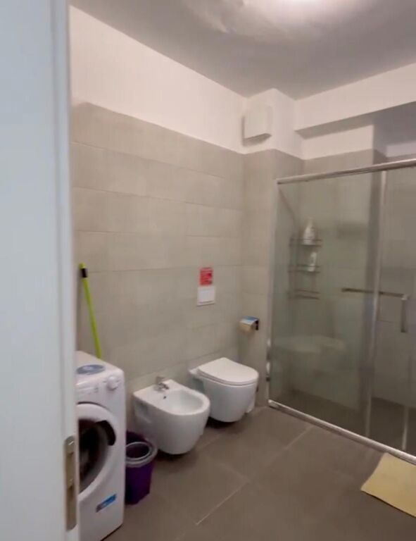 Appartamento 1+1 in affitto a Pazari i Ri, Tirana, 70 m². Foto 3 di 3