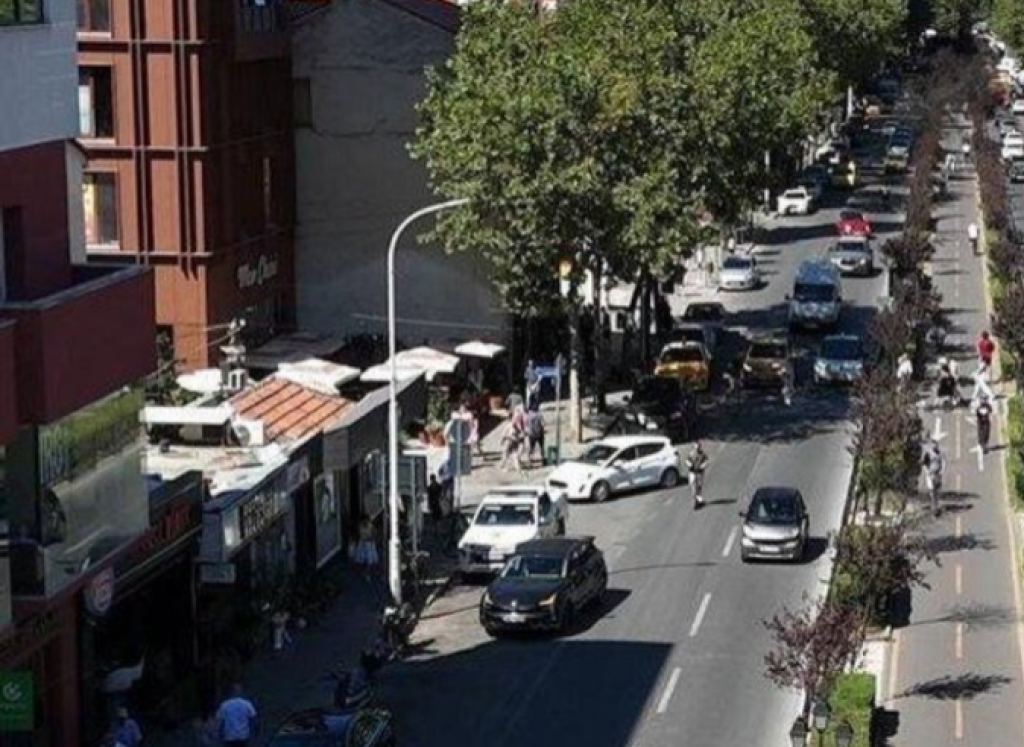 Ambient biznesi me qera në Rruga e Kavajës, Tiranë, 545 m². Foto 3 nga 3
