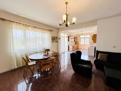 Office for rent in Garda, Tirana, 146 m². Photo 3 of 6