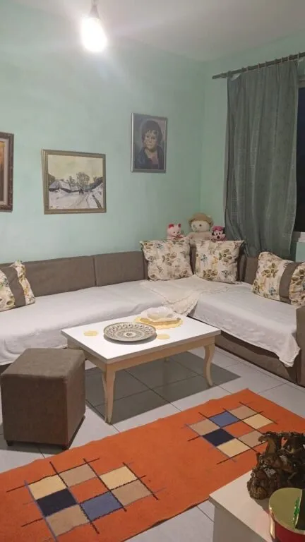 Shtëpi private 2+1 me qera në Qendër, Durrës, 80 m². Foto 1 nga 6