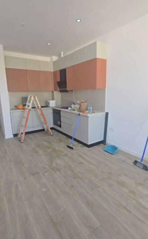 Ufficio in affitto a Sheshi Skënderbej, Tirana, 80 m². Foto 2 di 3