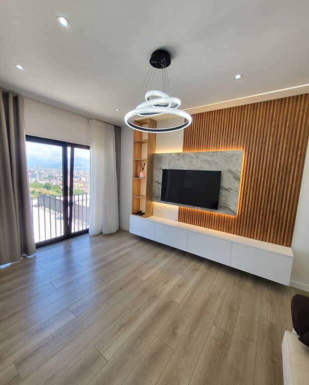 Apartament 2+1 me qera në Kodra e Diellit, Tiranë, 120 m²