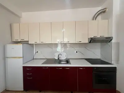 Apartament 2+1 me qera në Plazh, Durrës, 80 m². Foto 2 nga 9