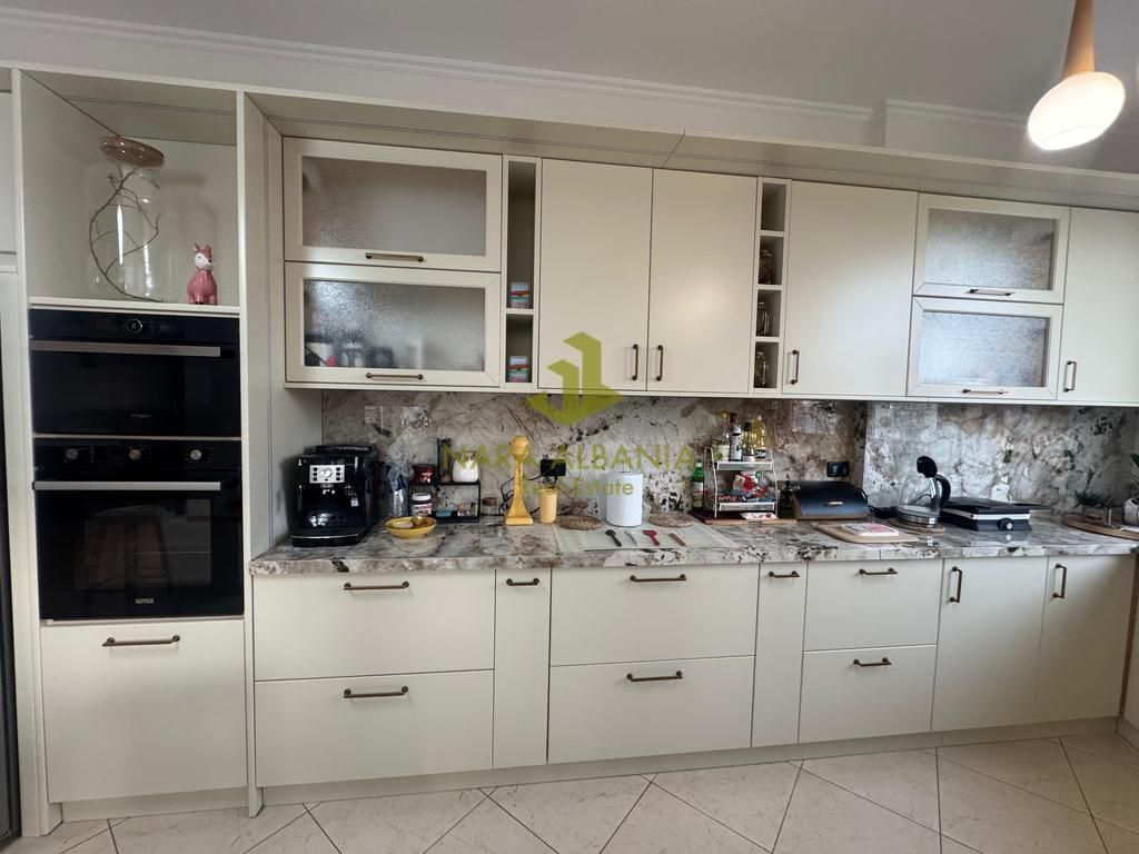 Appartamento 2+1 in affitto a Rruga e Elbasanit, Tirana, 162 m². Foto 2 di 3