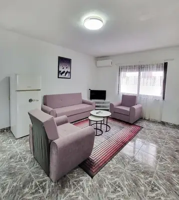 Apartament 2+1 me qera në Sheshi Willson, Tiranë, 93 m². Foto 2 nga 5