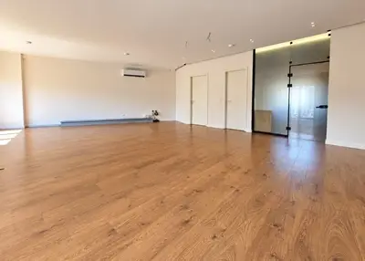 Zyrë me qera në Rruga e Barrikadave, Tiranë, 143 m². Foto 4 nga 9