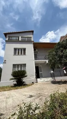 House 2+1 for rent in Spitali QSUT, Tirana, 120 m². Photo 3 of 12