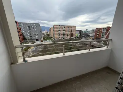 Apartament 2+2 me qera në Don Bosko, Tiranë, 100 m². Foto 2 nga 12
