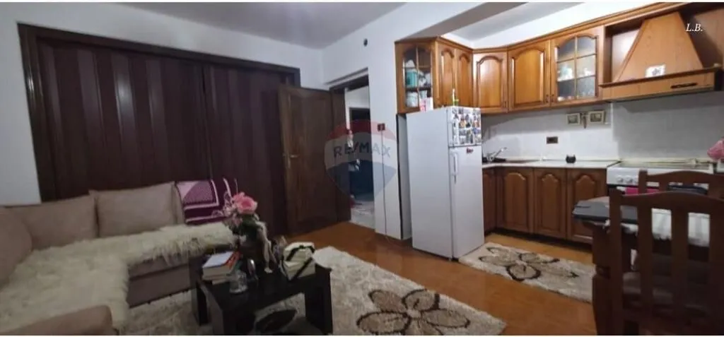 Apartament 2+1 me qera në Rruga Qemal Stafa, Tiranë, 90 m². Foto 1 nga 7