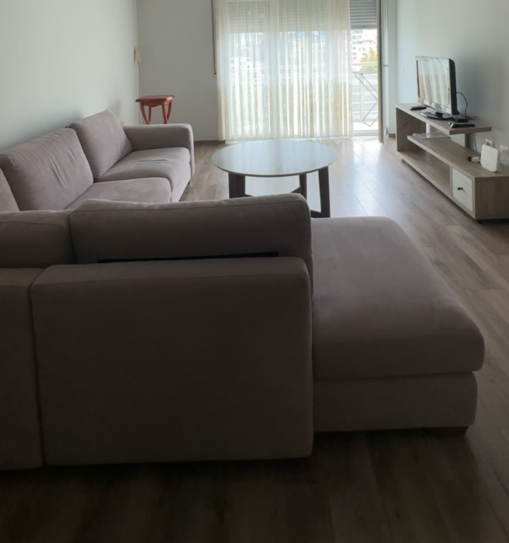 Appartamento 1+1 in affitto a Don Bosko, Tirana, 65 m². Foto 1 di 3