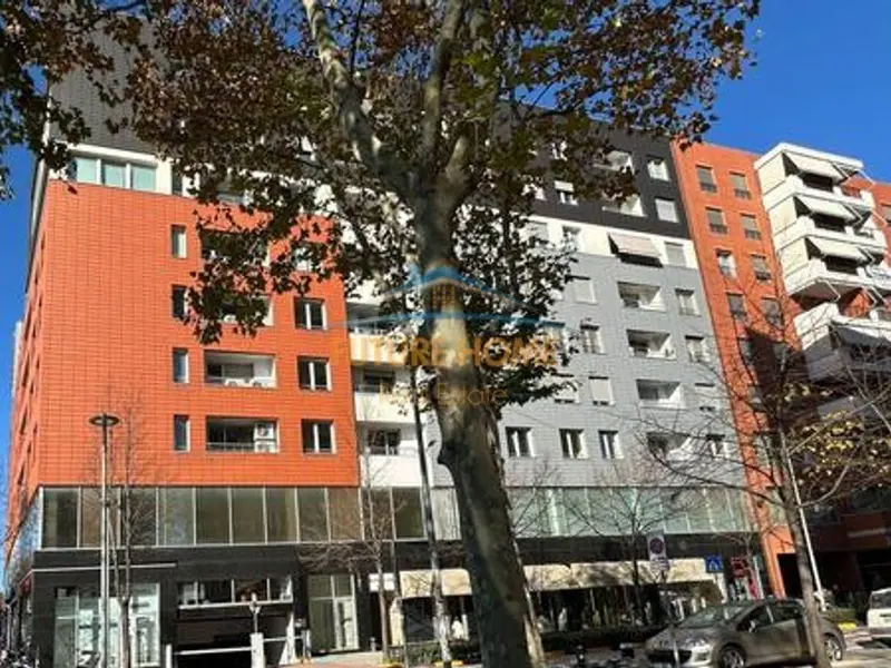 Zyrë me qera në Bulevardi Gjergj Fishta, Tiranë, 156 m²