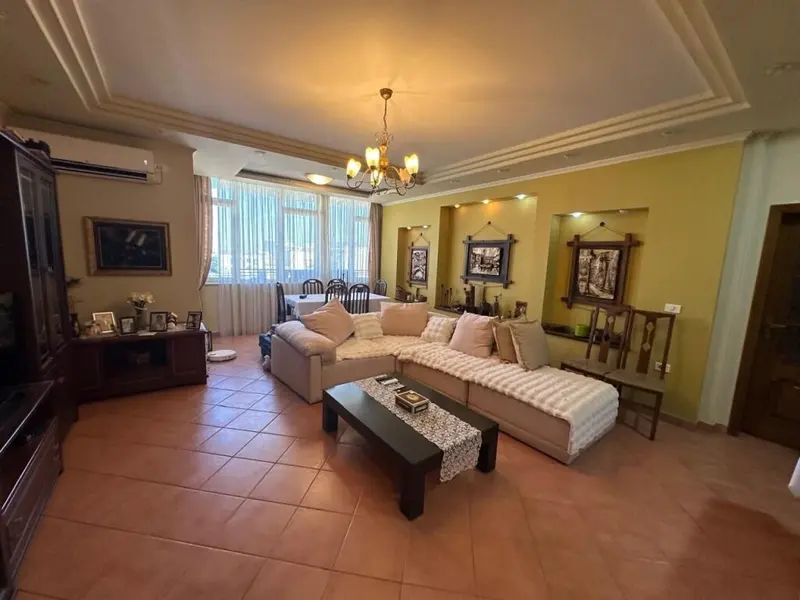 Apartment 2+1 for rent in Rruga Fortuzi, Tirana, 120 m²