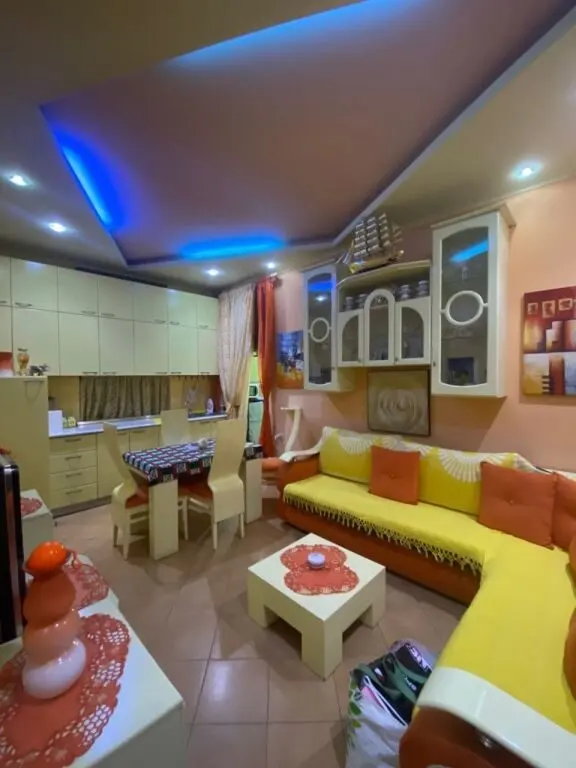 Apartament me qera në Pallatet Agimi, Tiranë, 78 m²