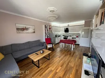 Apartment 1+1 for rent in Ambasada Amerikane, Tirana, 75 m². Photo 1 of 6