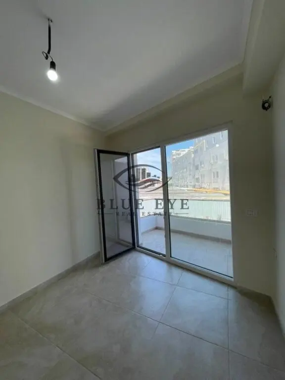 Ambient biznesi me qera në Qendër, Durrës, 70 m²
