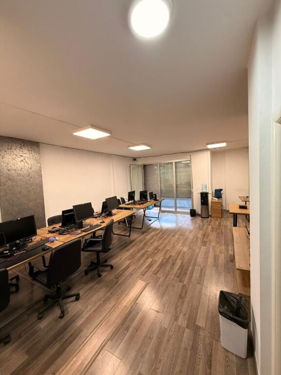 Office for rent in Stadiumi Dinamo, Tirana, 105 m². Photo 3 of 3