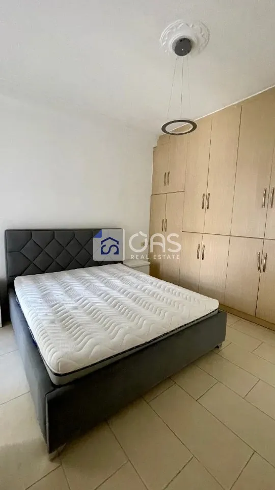 Apartment 1+1 for rent in Myslym Shyri, Tirana, 70 m². Photo 1 of 3