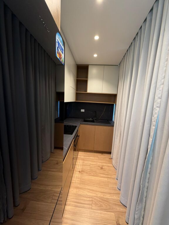 Ufficio in affitto a Lake View Residences, Tirana, 120 m². Foto 2 di 3