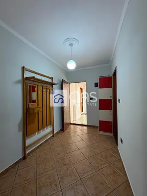Apartament 1+1 me qera në Laprakë, Tiranë, 71 m². Foto 4 nga 9