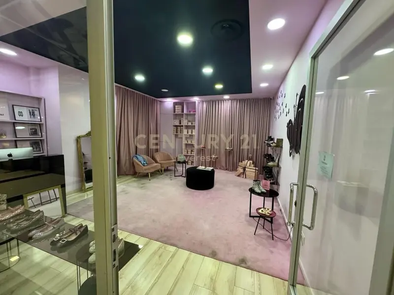 Dyqan me qera në ETC Galeria - European Trade Center, Tiranë, 58 m²