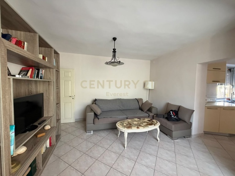 Apartament 2+1 me qera në Rruga Asim Vokshi, Tiranë, 87 m². Foto 3 nga 5