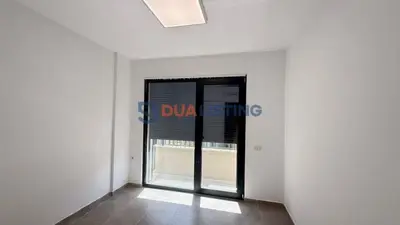 Locale commerciale in affitto a Rruga Liqeni i Thate, Tirana, 168 m². Foto 5 di 5