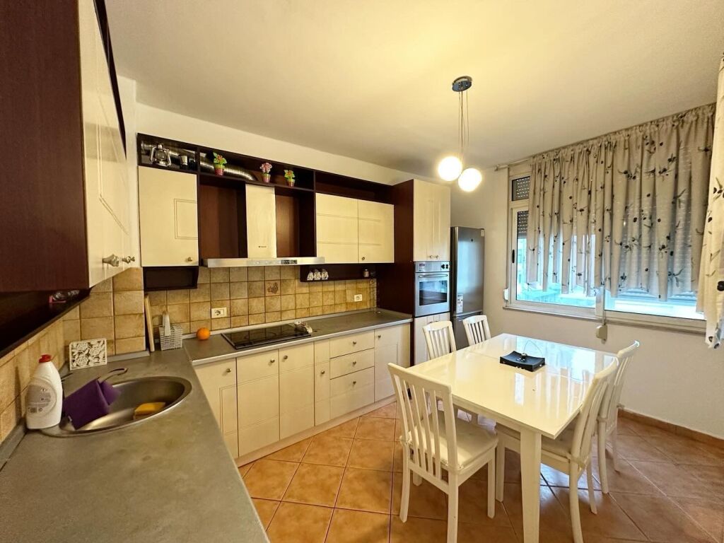 Apartment 2+1 for rent in Ish Ekspozita, Tirana, 110 m². Photo 2 of 3