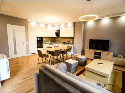 Apartament 2+1 me qera në Toptani, Tiranë, 117 m². Foto 3 nga 9