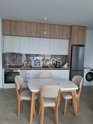 Appartamento 2+1 in affitto a Porcelan, Tirana, 82 m². Foto 1 di 4