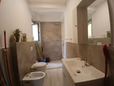 Apartament 2+1 me qera në Kodra e Diellit, Tiranë, 93 m². Foto 1 nga 8