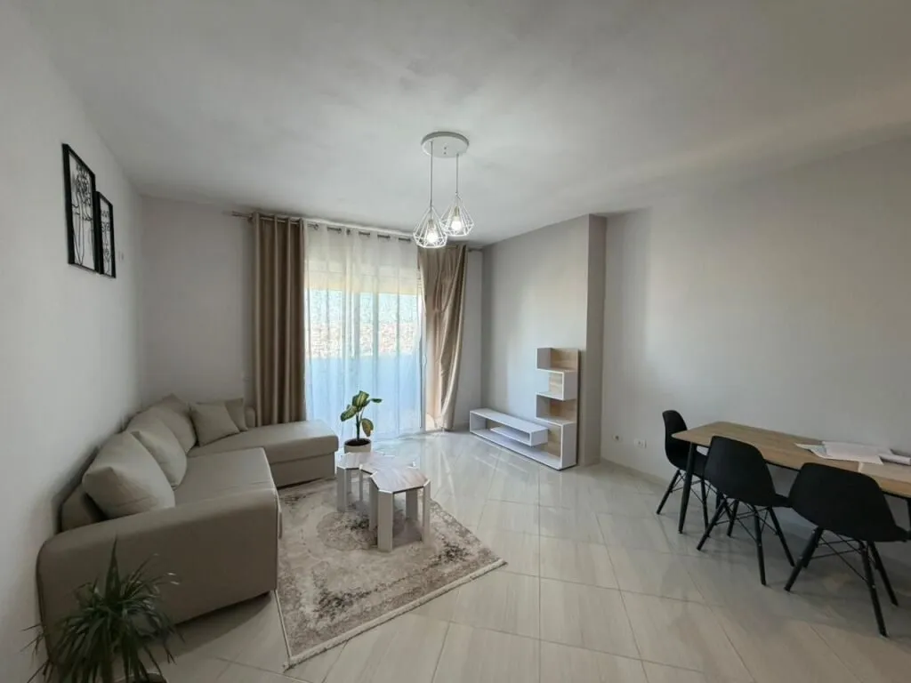 Apartament 1+1 me qera në Vala Park, Durrës, 63 m². Foto 1 nga 5