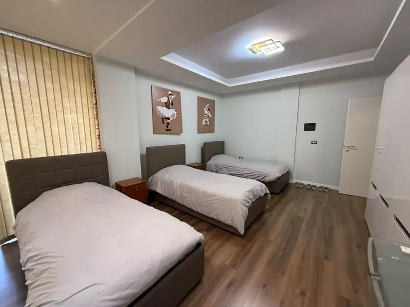 Apartament 2+1 me qera në Rruga Gjon Buzuku, Tiranë, 100 m²
