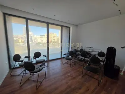Zyrë me qera në Rruga e Elbasanit, Tiranë, 173 m². Foto 2 nga 7