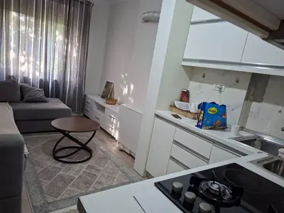 Apartament 2+1 me qera në Ura e Tabakëve, Tiranë, 90 m². Foto 1 nga 5