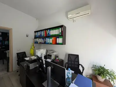 Ufficio in affitto a Square 21, Tirana, 42 m². Foto 5 di 6