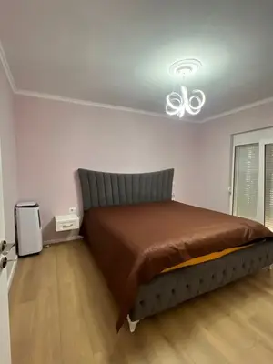 Apartament 3+1 me qera në Shkolla e Baletit, Tiranë, 100 m². Foto 3 nga 4