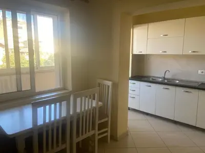 Apartment 2+1 for rent in Brryli, Tirana, 75 m². Photo 2 of 6