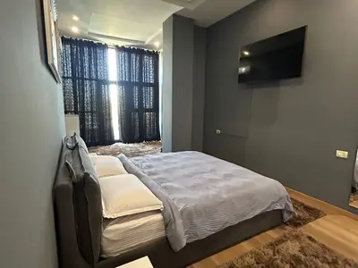 Apartament 1+1 me qera në Liqeni i Thatë, Tiranë, 120 m². Foto 5 nga 10