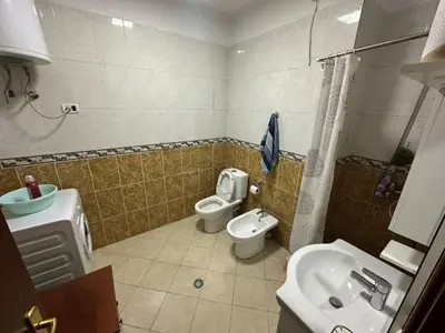 Apartament 1+1 me qera në Ish Ekspozita, Tiranë, 70 m². Foto 4 nga 4
