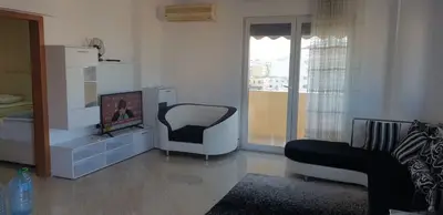 Apartament 1+1 me qera në Rruga Kongresi i Manastirit, Tiranë, 85 m². Foto 4 nga 10