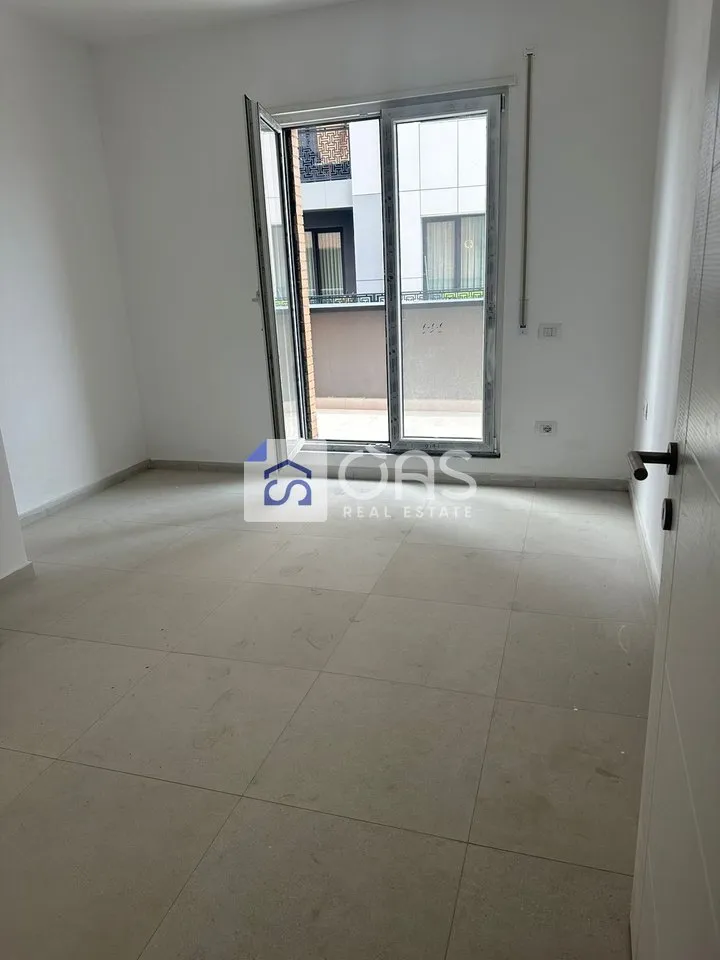 Zyrë me qera në Bulevardi i Ri, Tiranë, 105 m². Foto 1 nga 4