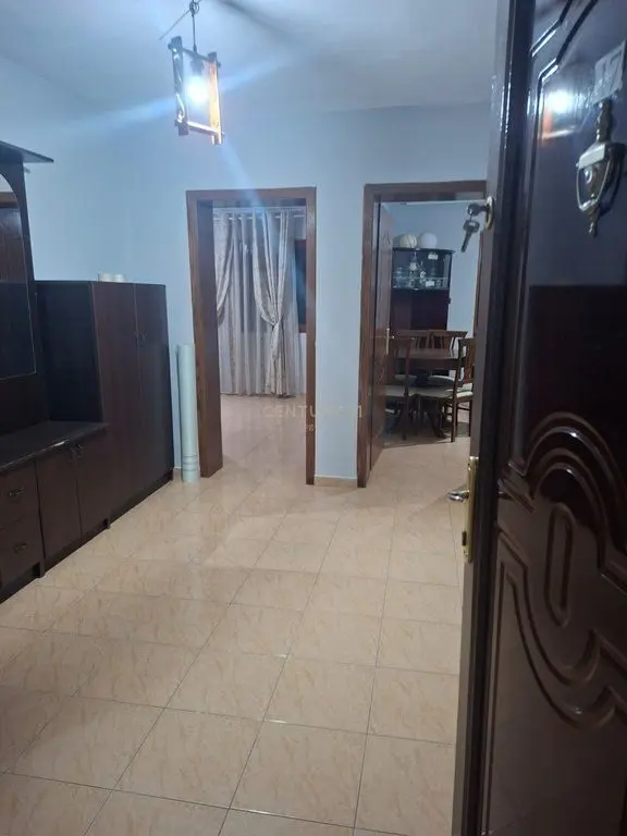 Apartament 3+1 me qera në Osman Myderizi, Tiranë, 80 m²