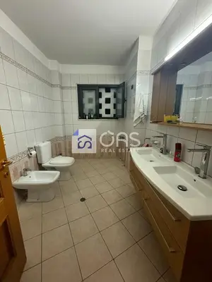 Appartamento 3+1 in affitto a Rruga e Elbasanit, Tirana, 202 m². Foto 6 di 12