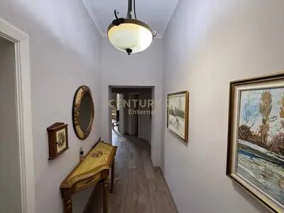 Apartament 2+1 me qera në Blloku, Tiranë, 91 m². Foto 6 nga 10