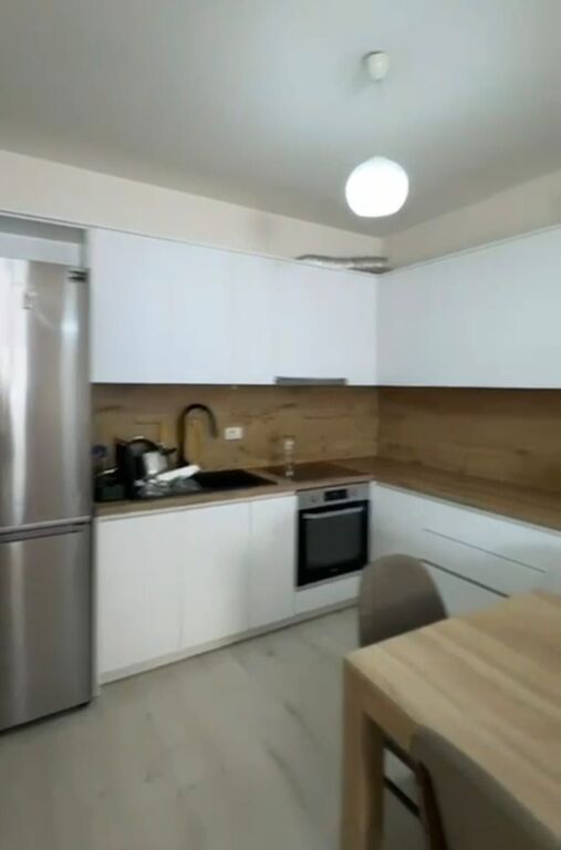Apartment 2+1 for rent in Rruga Jordan Misja, Tirana, 150 m². Photo 2 of 3
