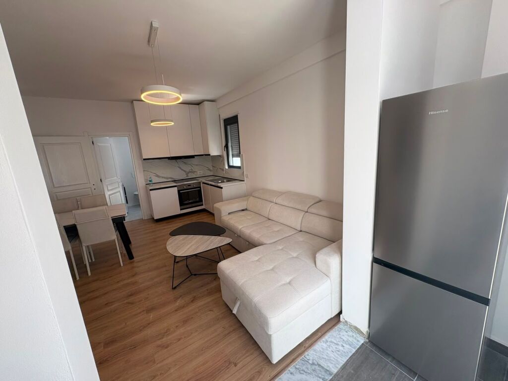 Appartamento 1+1 in affitto a Kinostudio, Tirana, 70 m². Foto 2 di 3