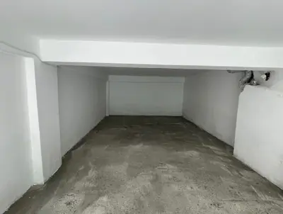 Garage for rent in Qendër, Durrës, 40 m². Photo 2 of 5