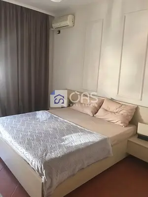 Apartament 2+1 me qera në Blloku, Tiranë, 85 m². Foto 2 nga 10