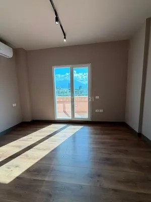 Apartment 3+1 for rent in Rruga Petro Nini Luarasi, Tirana, 135 m². Photo 7 of 11