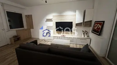 Apartament 1+1 me qera në Rruga e Barrikadave, Tiranë, 60 m². Foto 2 nga 4